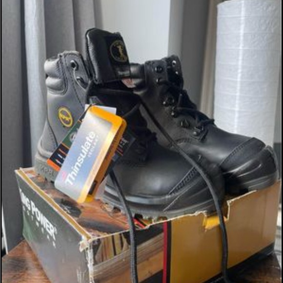 Waterproof safety boots - Picture 4 of 6